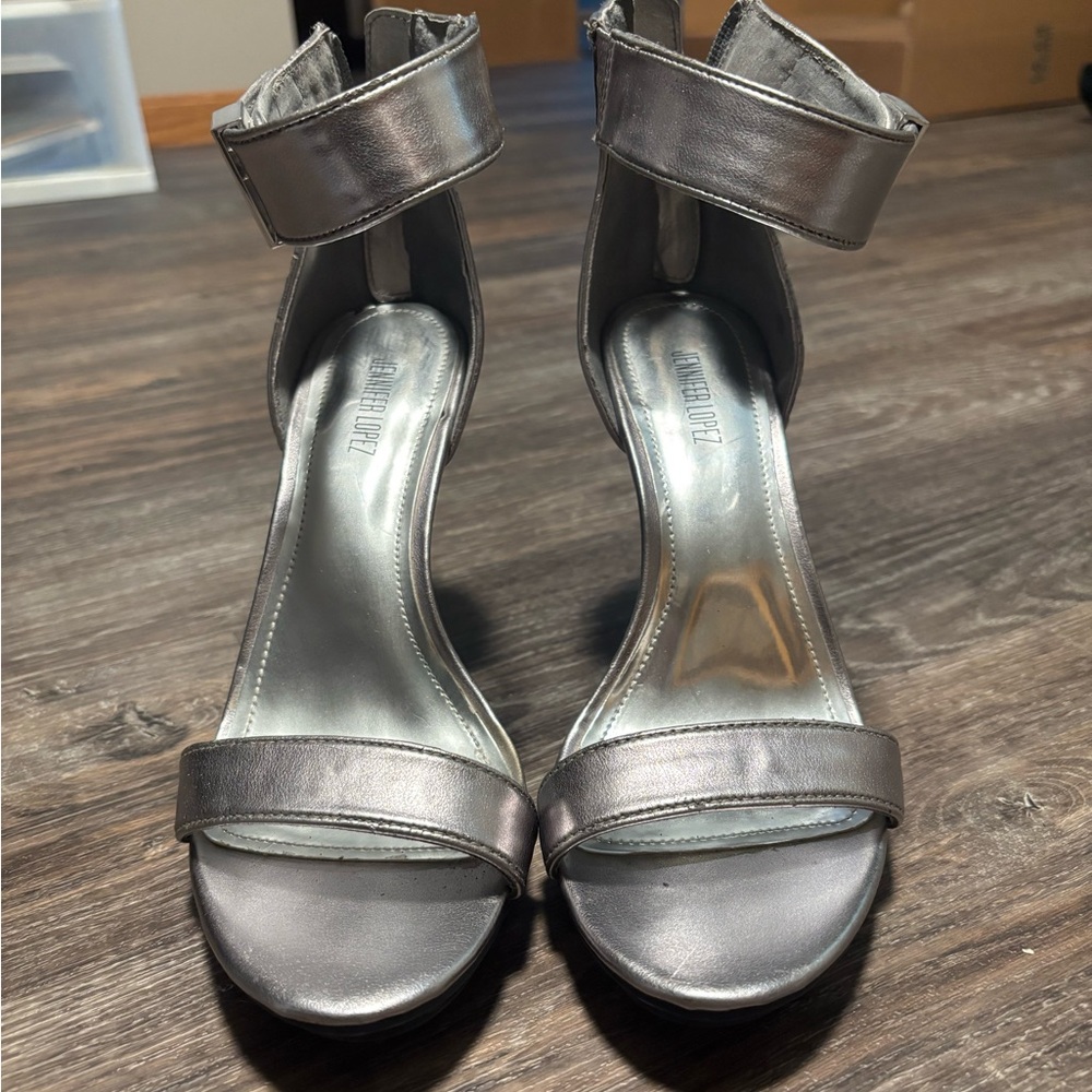 Women’s Silver Heels